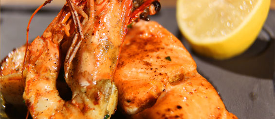 Meniul Red Angus Steakhouse: Salmon and Prawns Combo Meniul Red Angus Steakhouse: Salmon and Prawns Combo