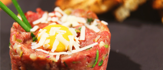 Meniul Red Angus Steakhouse: Steak Tartare Meniul Red Angus Steakhouse: Steak Tartare